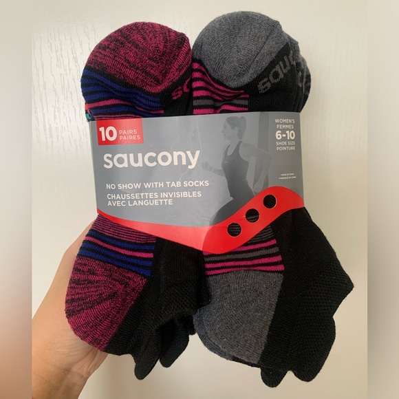 Saucony Accessories - NWT Saucony No Show Athetic Socks